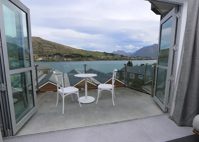 Alpine Village - 2 Bedroom Executive Apartment