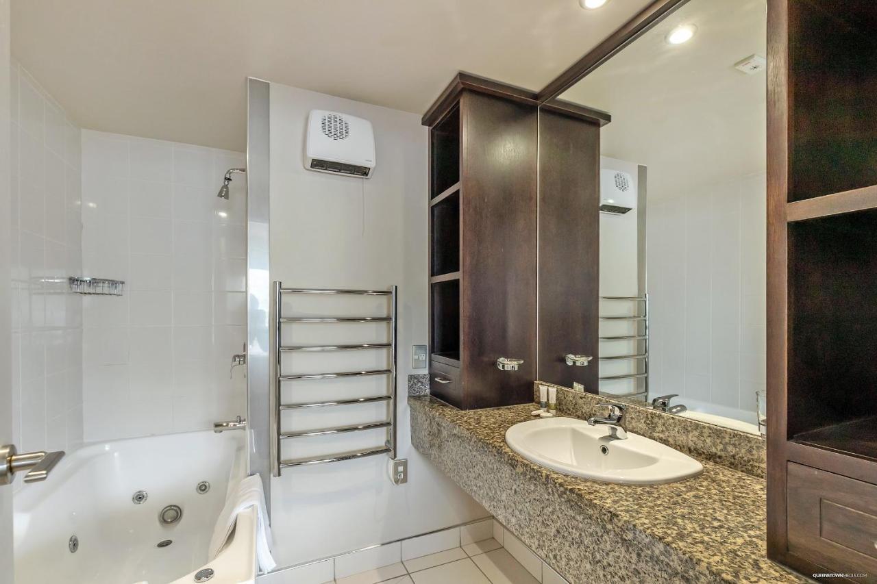 Alpine Village - 2 Bedroom Executive Apartment *